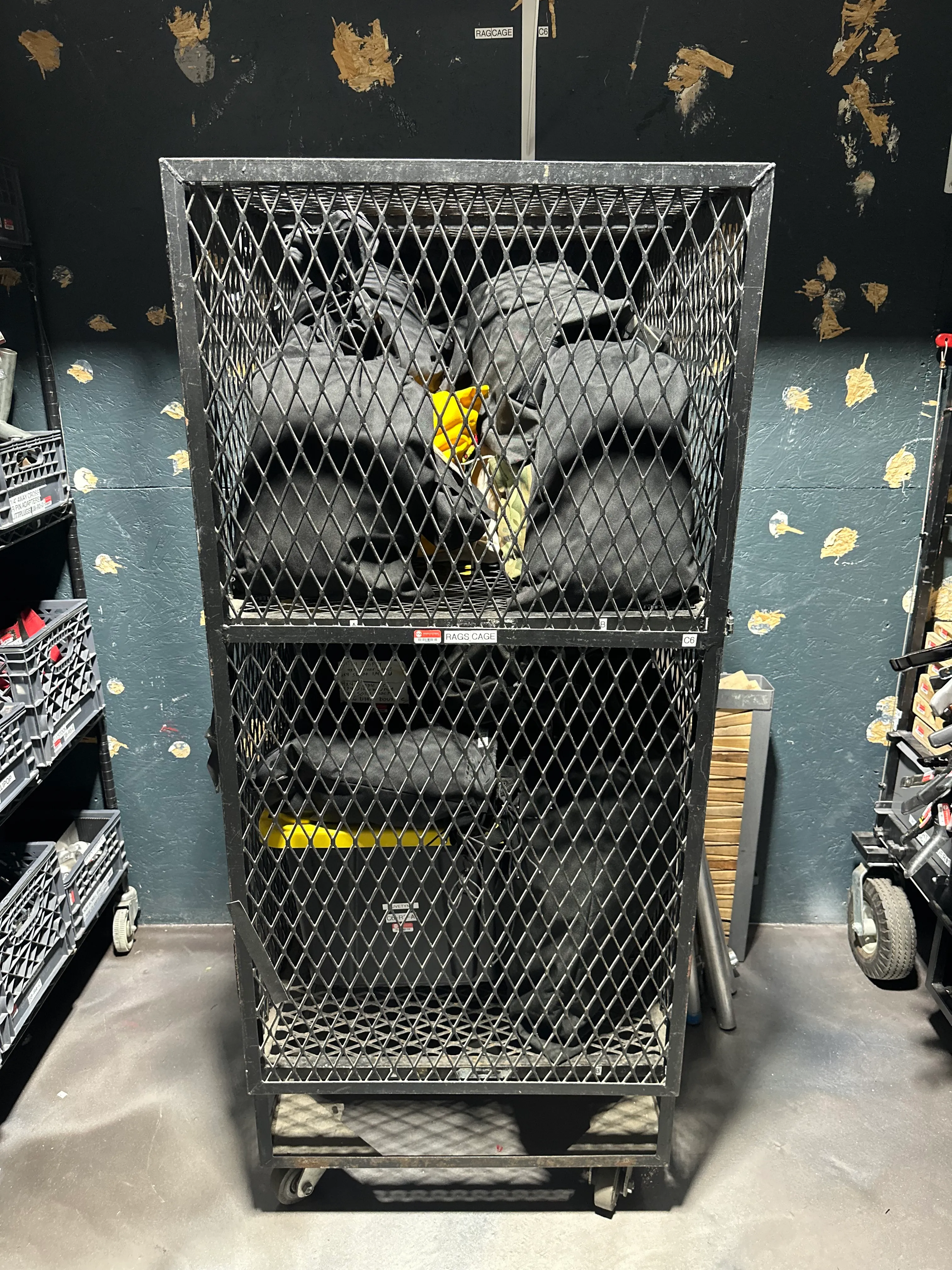 RAG CAGE GRIP ROOM C6