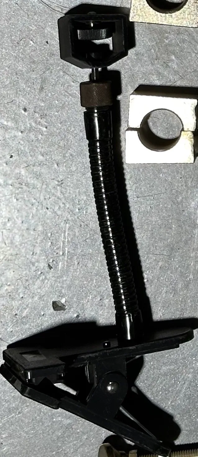 ADJUSTABLE ARM CLAMP 1/4 20 S8-R2-C