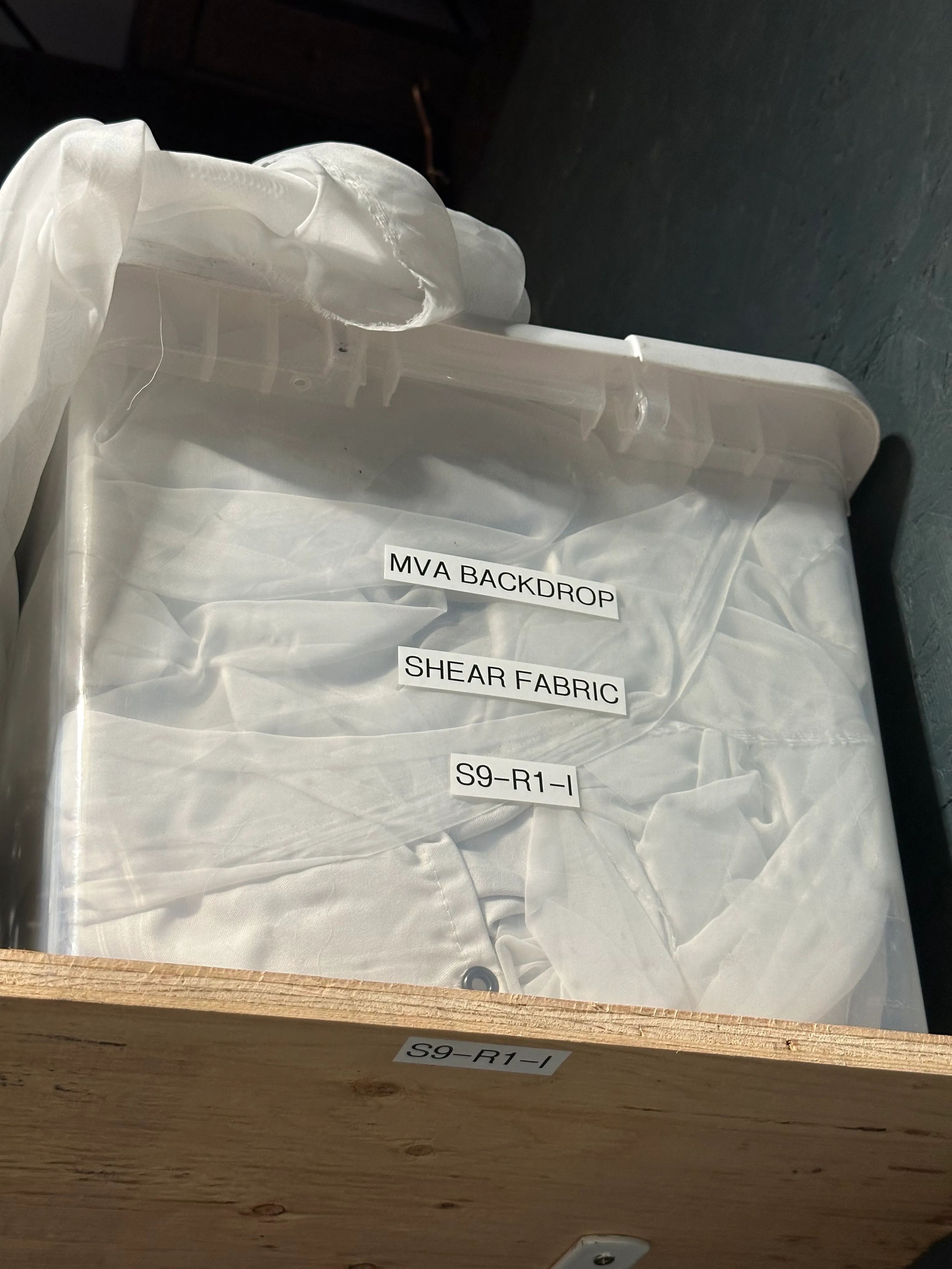 WHITE SHEER FABRIC BACKDROP S9-R1-I