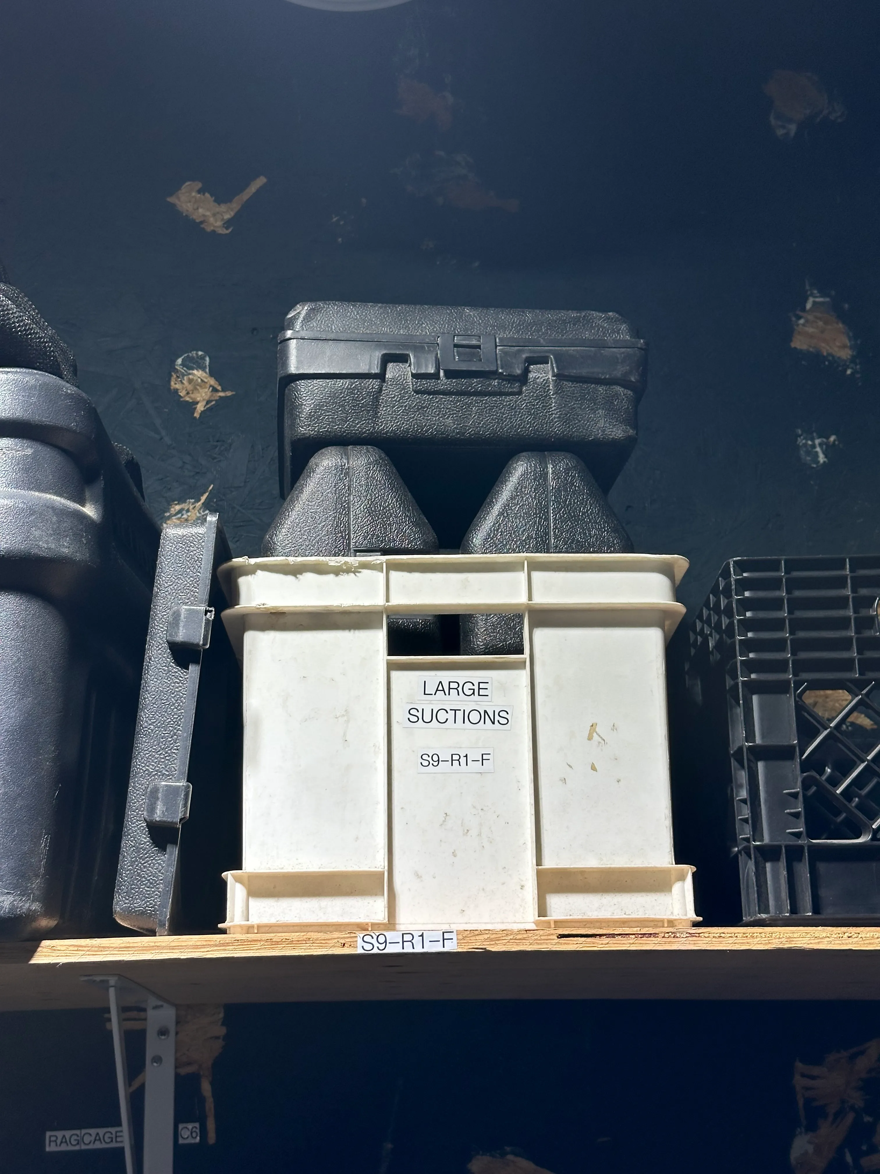 LARGE 10" SUCTION CUPS CRATE S9-R1-F