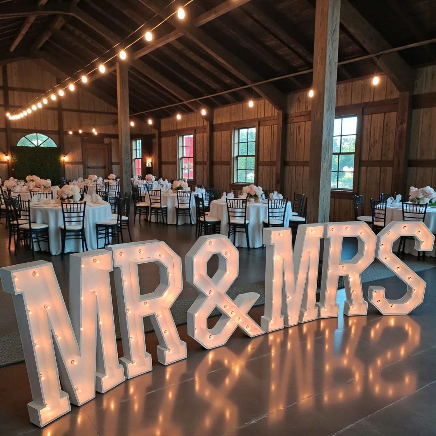 Marquee - 3' MR & MRS Lighted