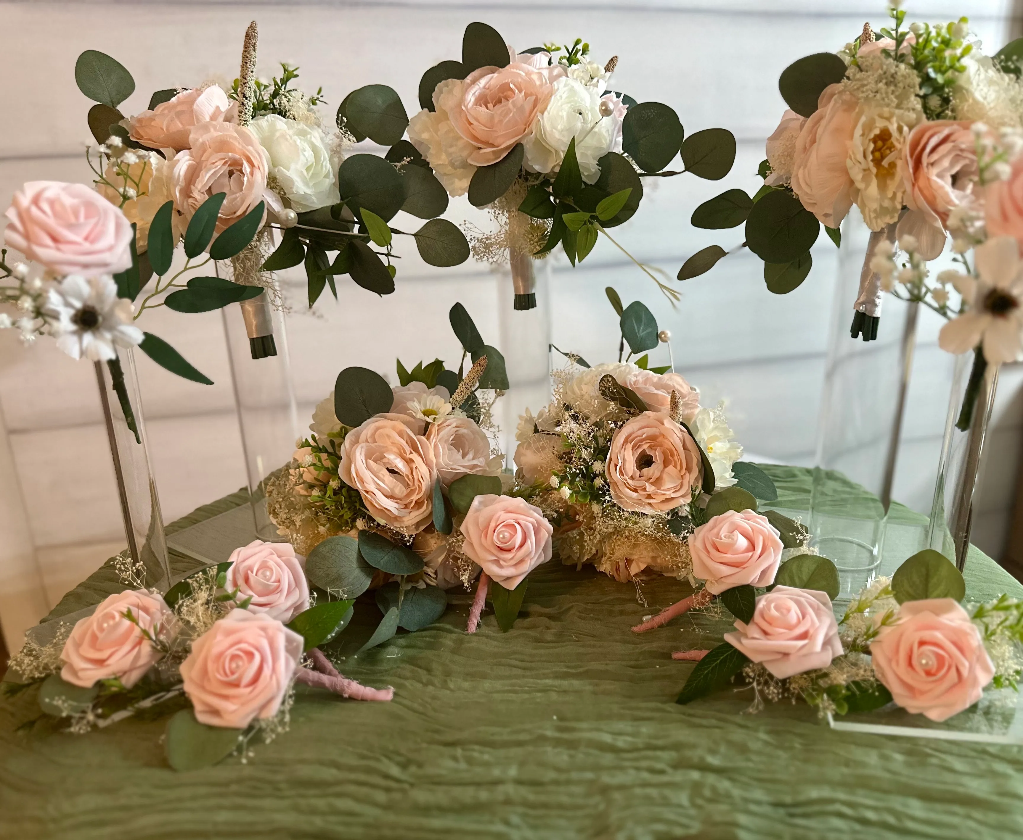 Pink and White Roses Boquet & Boutonniere Set