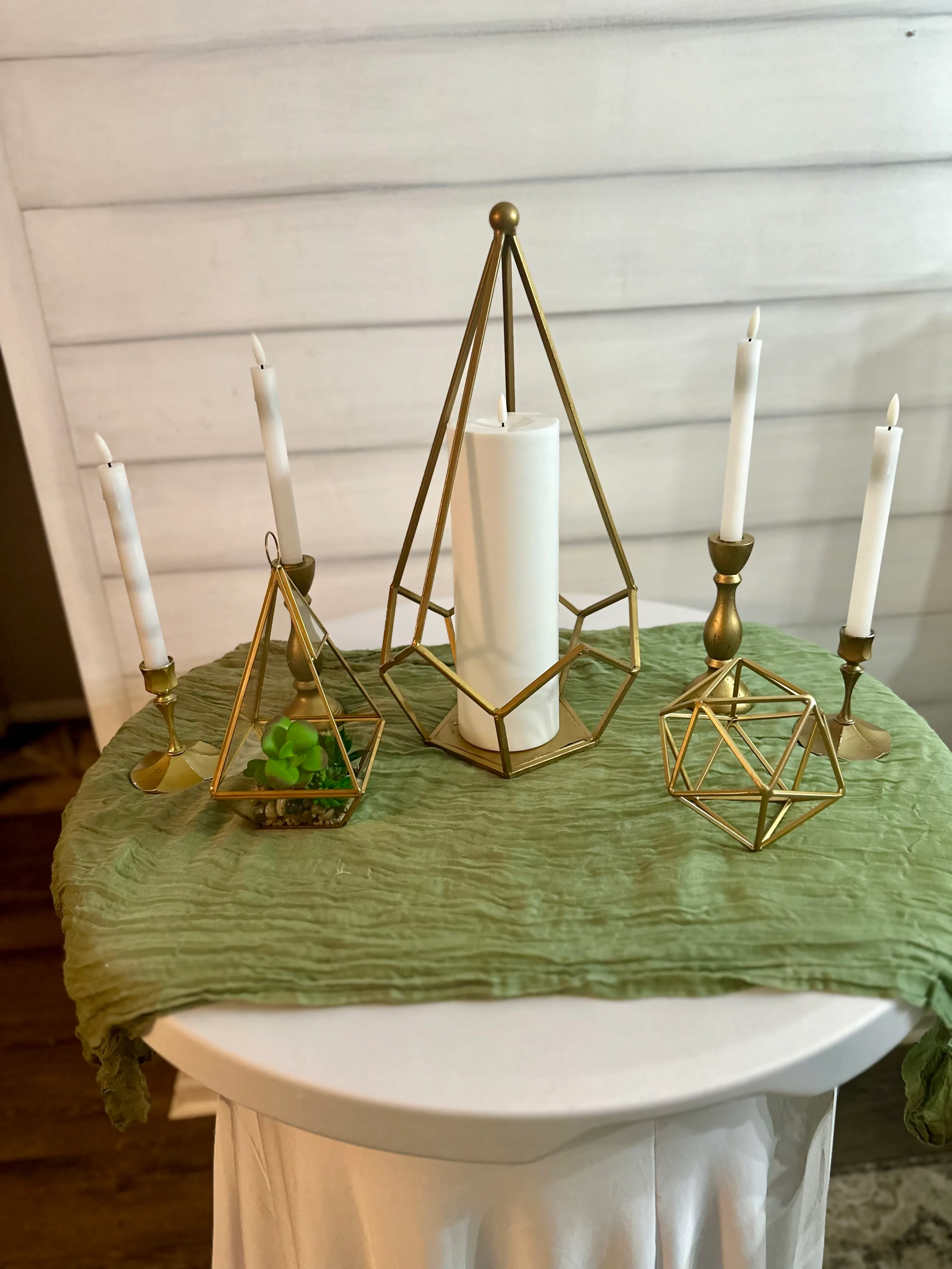 Gold Geometric Table Decor