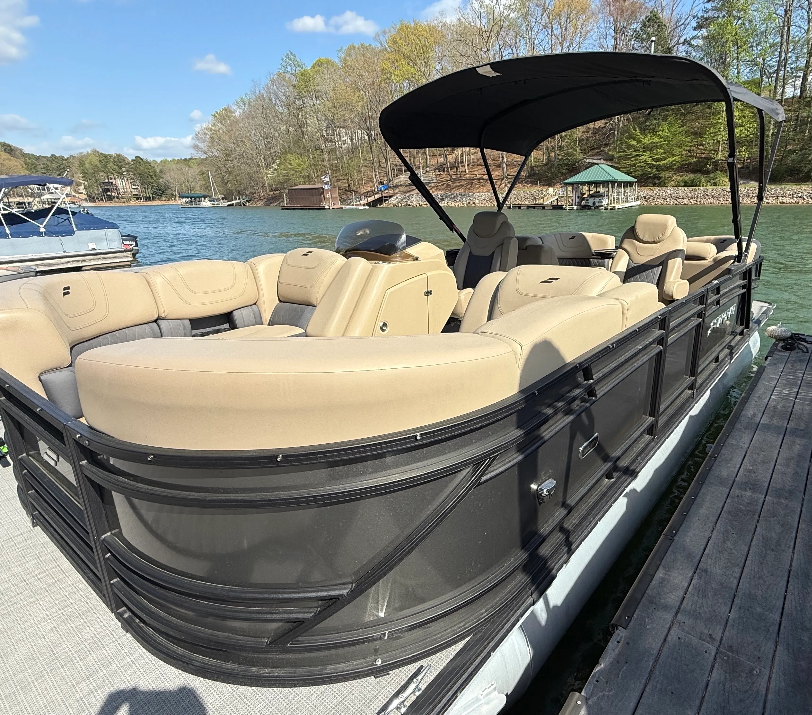 Starcraft 23 ft 12 passenger