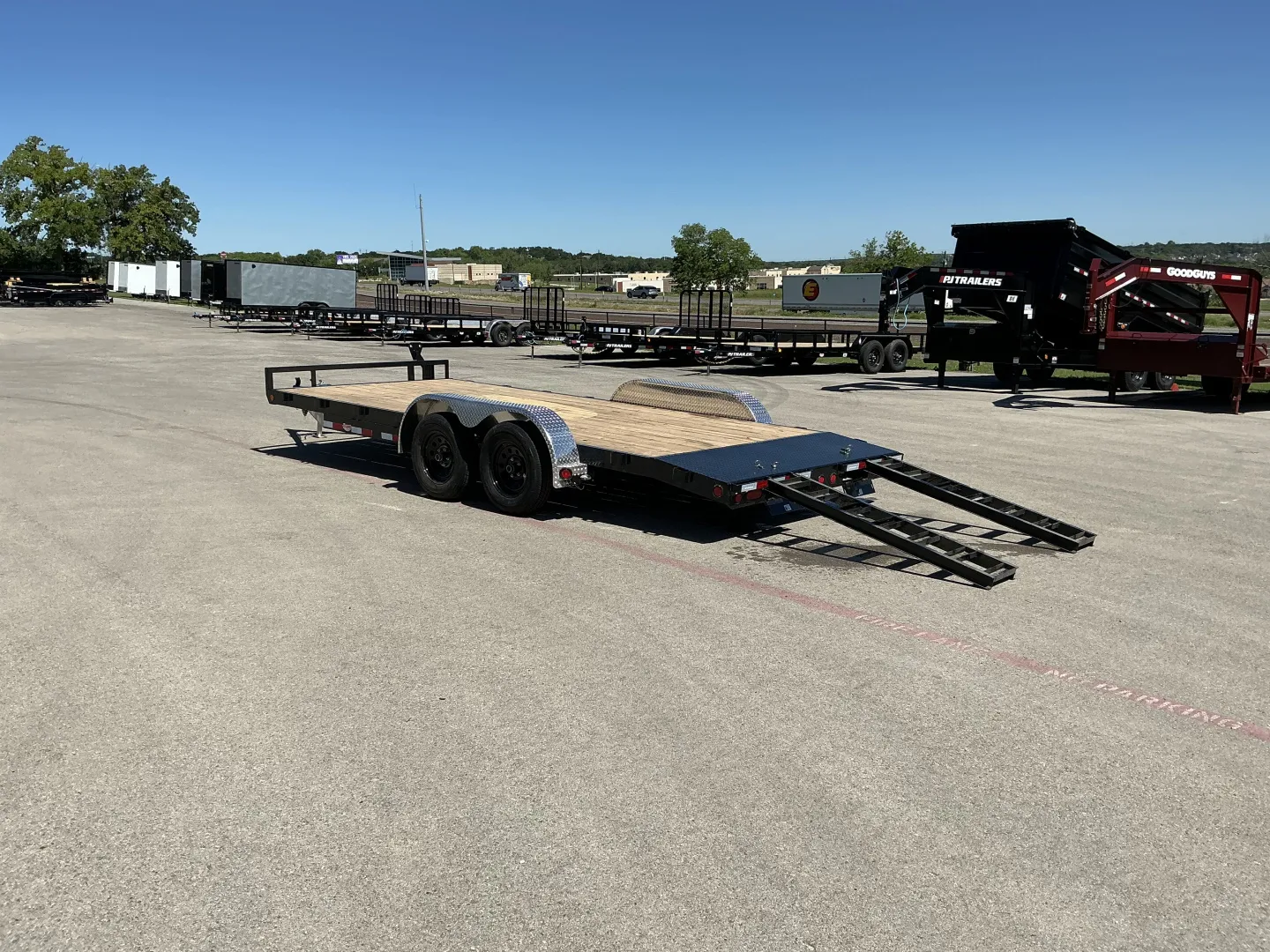 83''x18' 7000lbs GVWR Car Hauler Dove tail with Winch 