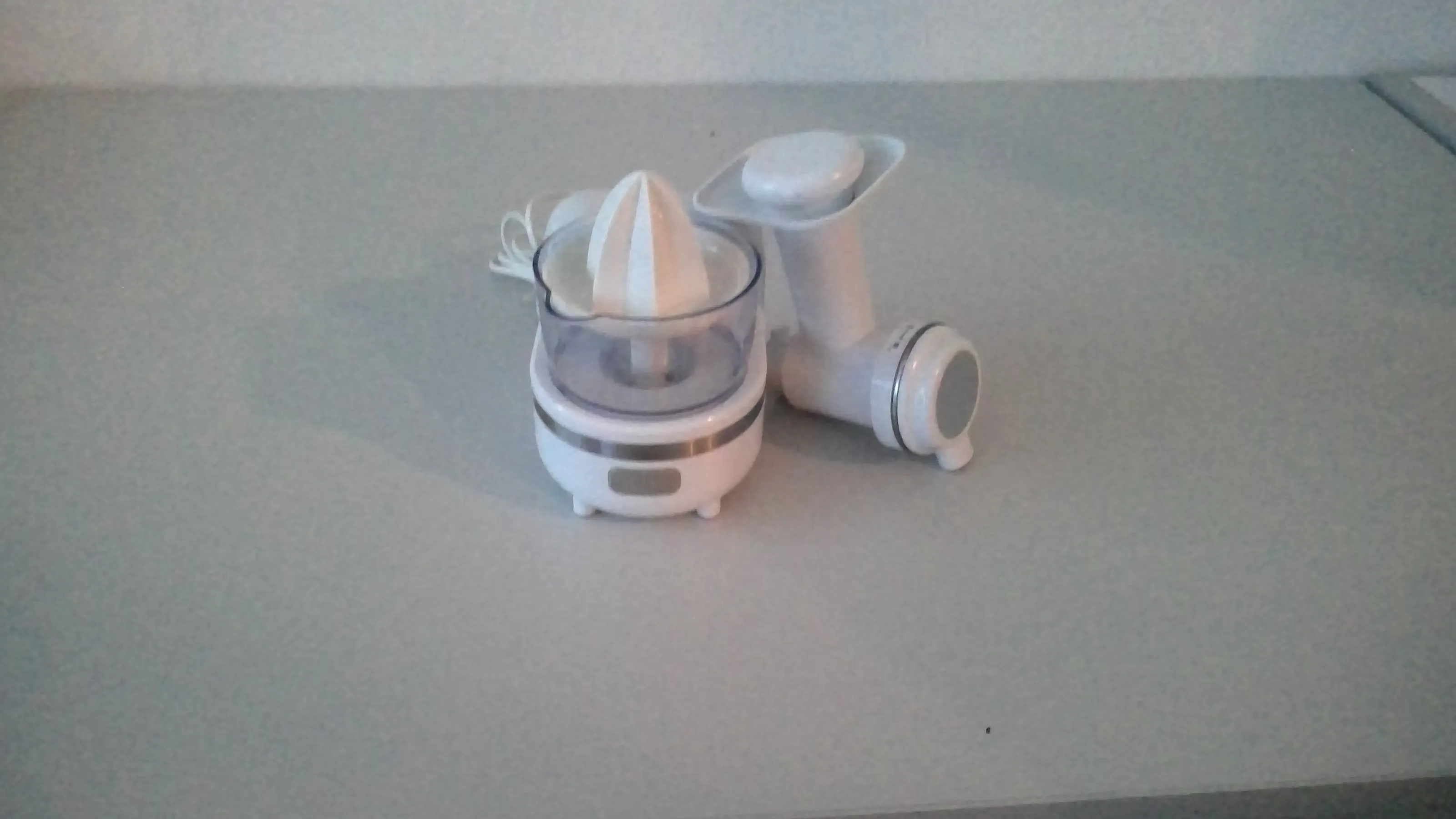 Zitruspresse und Eiscrusher