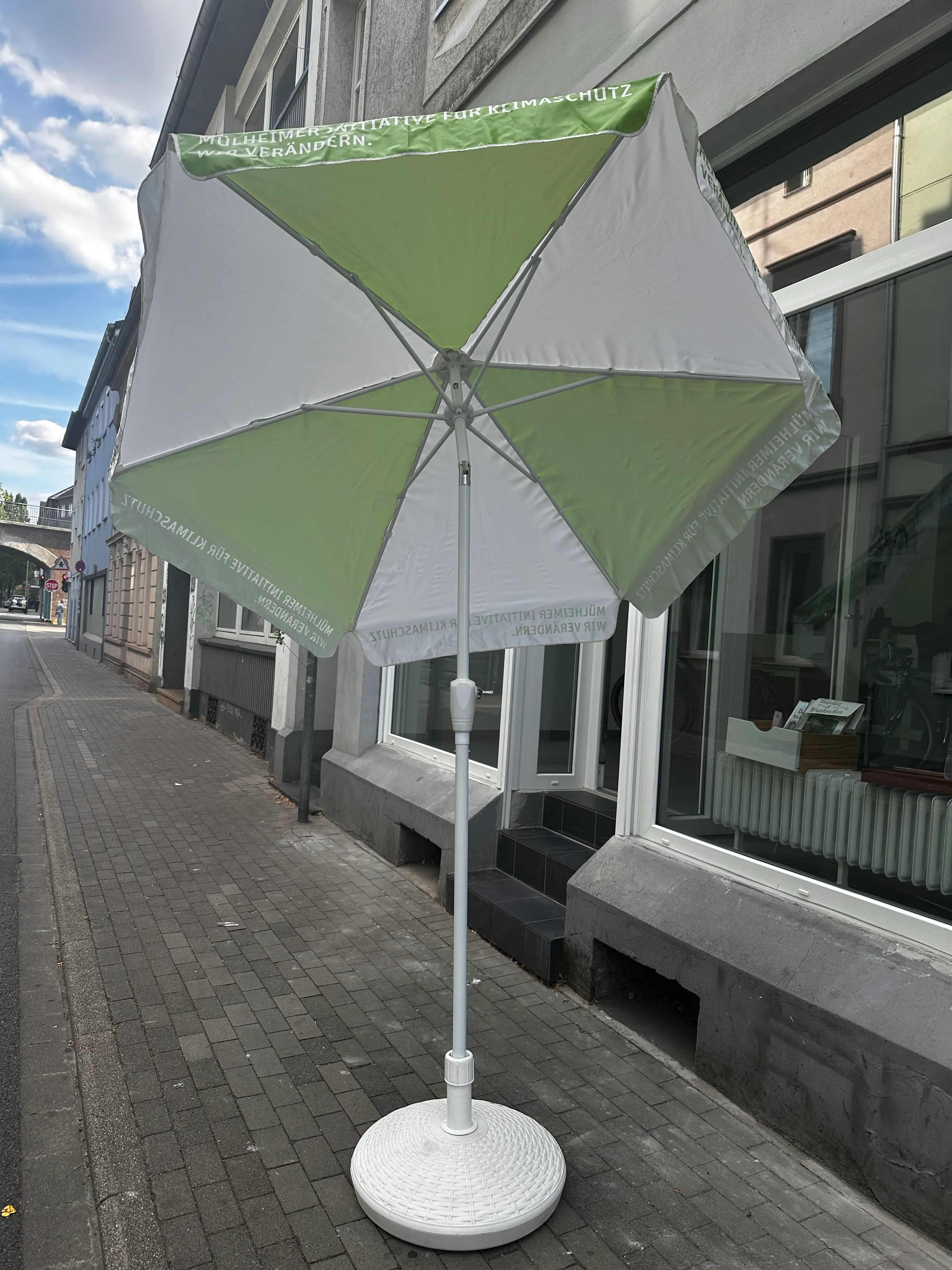 Sonnenschirm rund 2 Meter
