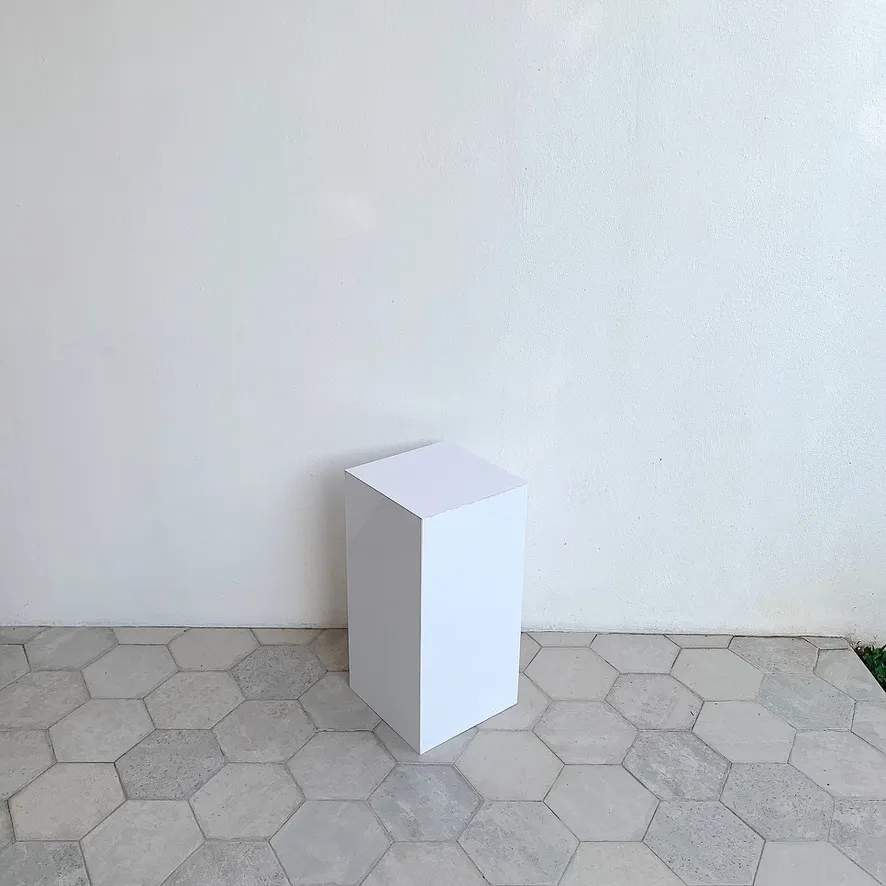 Pedestal cuadrado pequeño