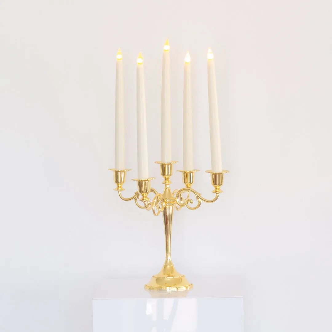 Candelabro Dorado con velas LED