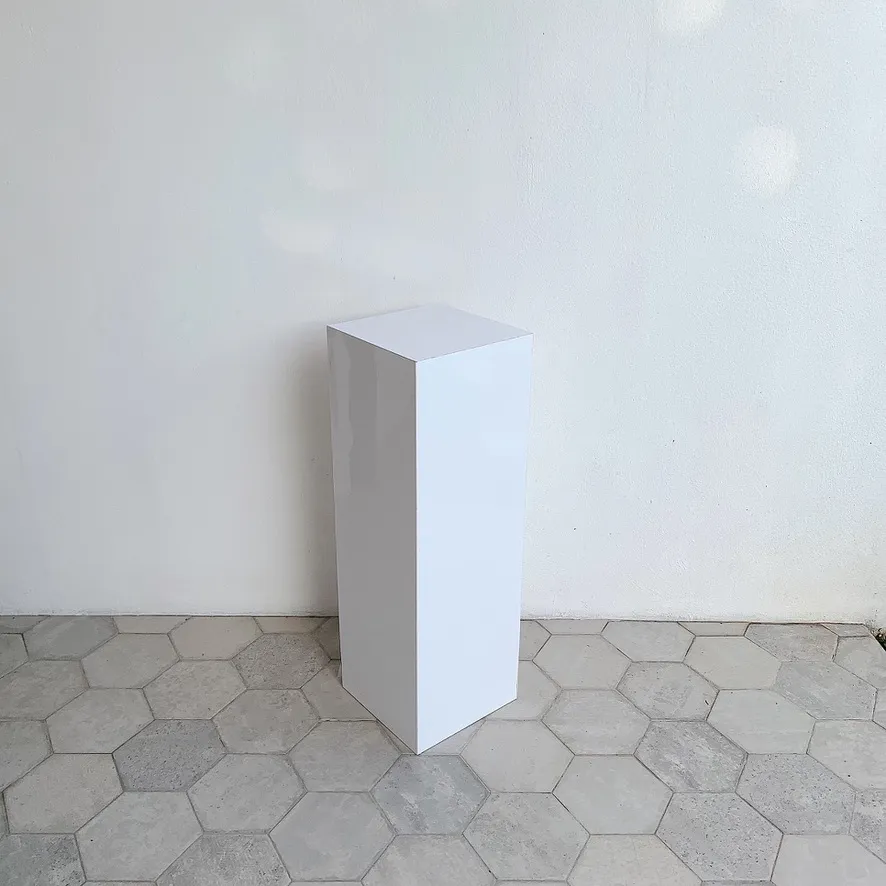 Pedestal cuadrado mediano