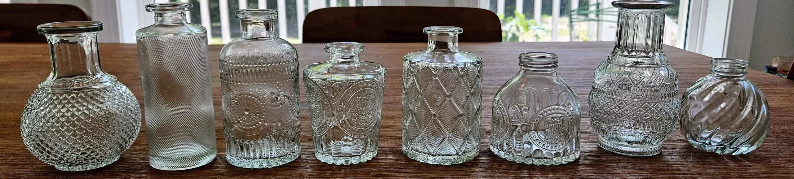 Clear Glass Bud Vases (4'-6')