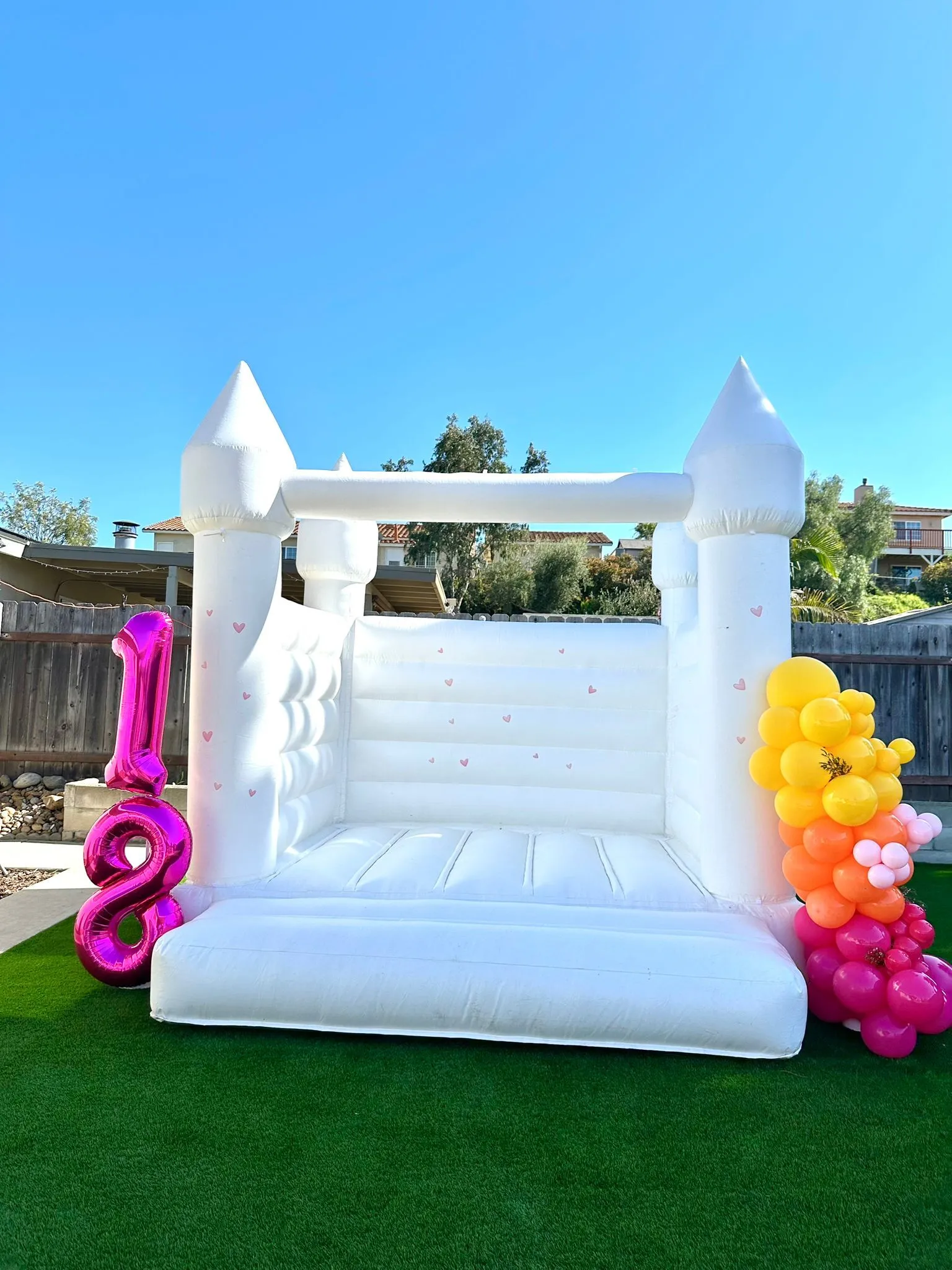 Itzelle Bounce House