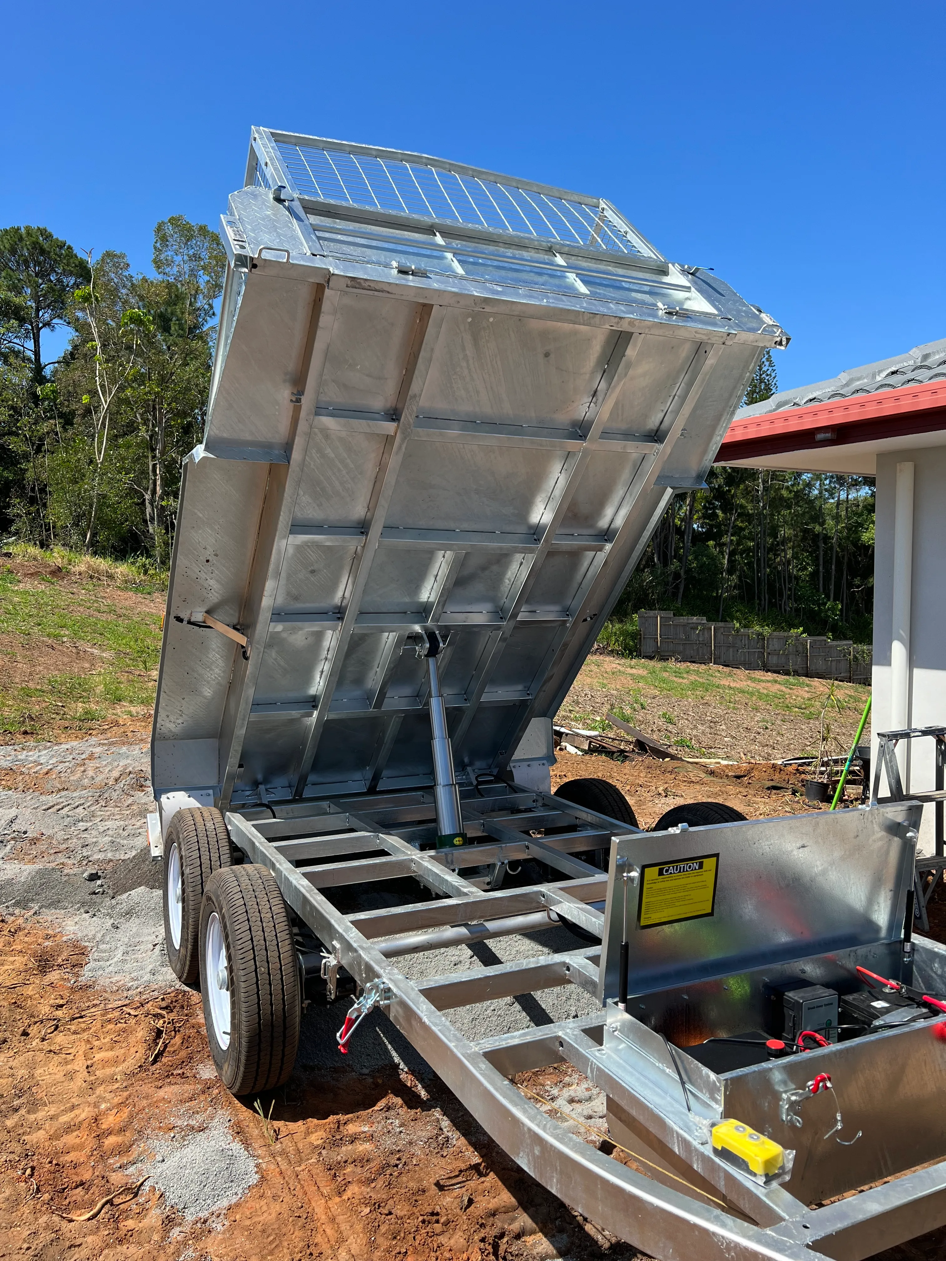 Hydraulic Tipping Trailer with 900mm Cage - 10x5 - 3.5t