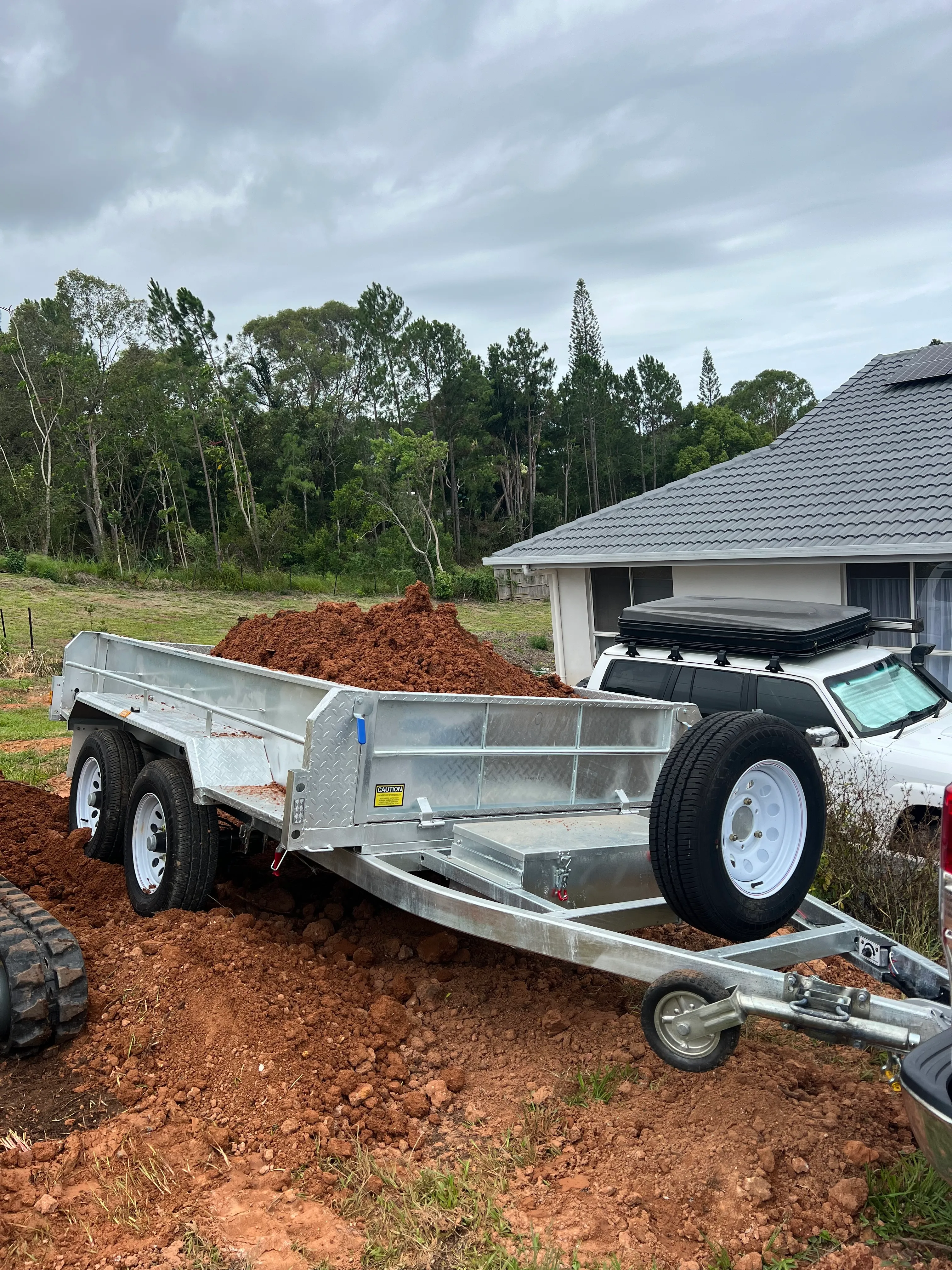 Hydraulic Tipping Trailer -10x5- 3.5T - NO CAGE 