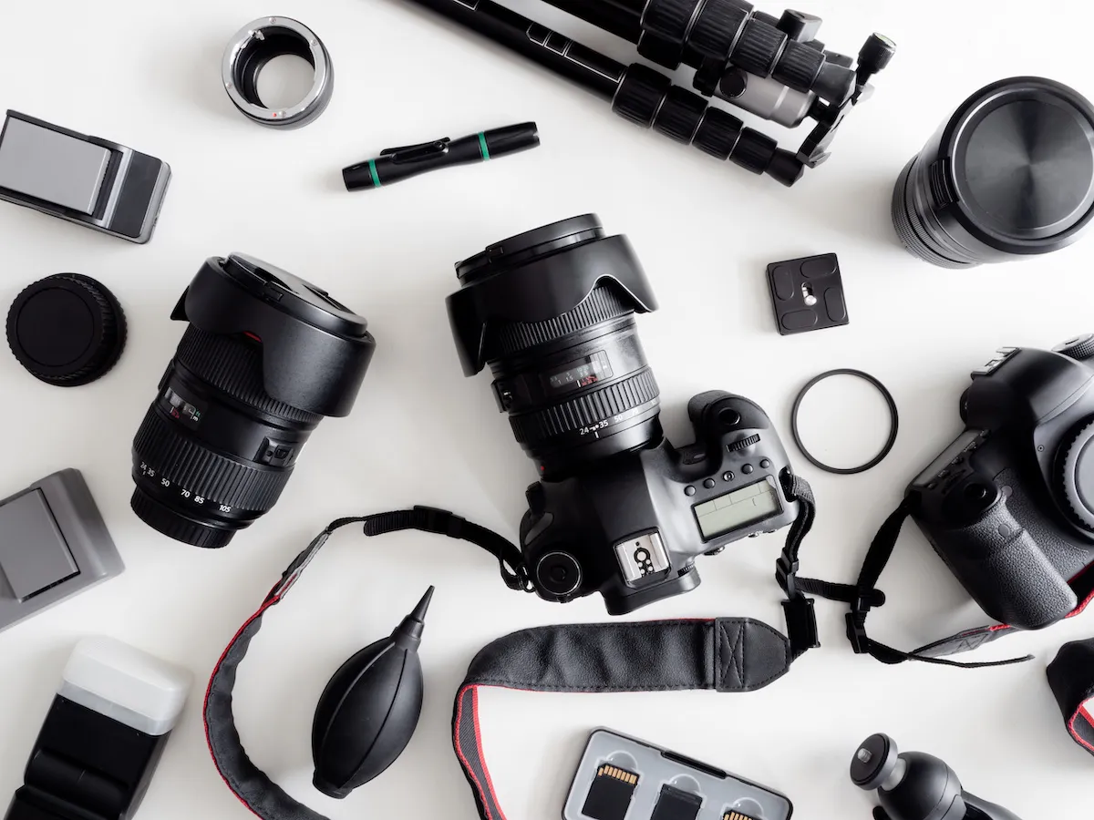 Camera & Lenses
