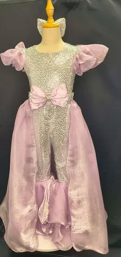 6-8 Fun Fashion, OOC Rentals