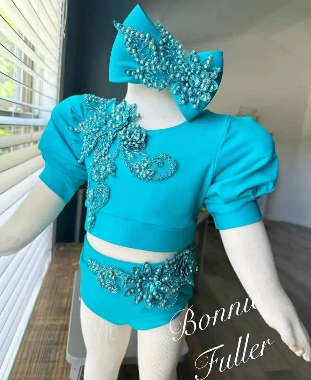 #254 12-18 Blue Bonnie Fuller Swim Rental