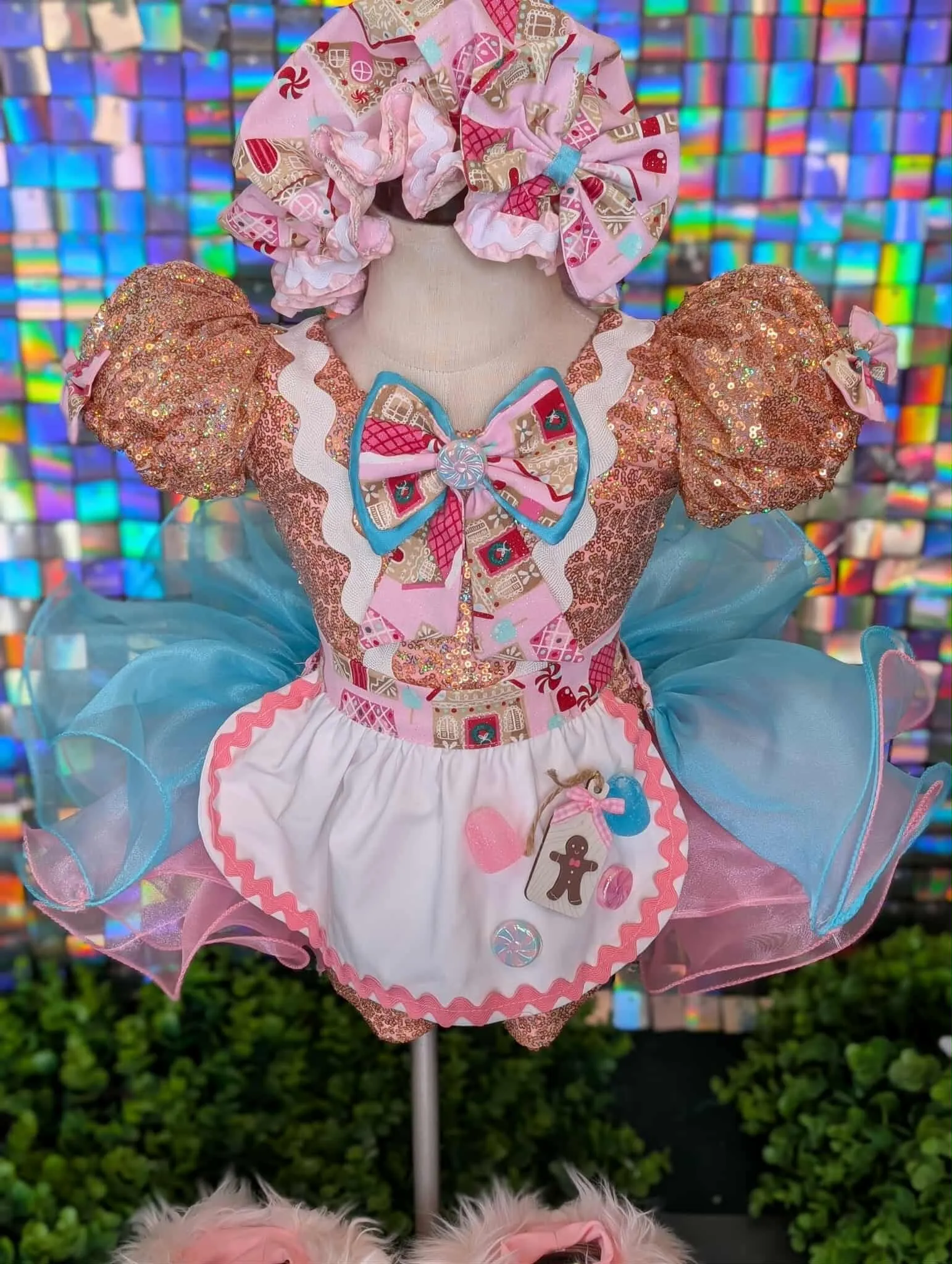 #260 12- 2 Pink Gingerbread OOC Rental