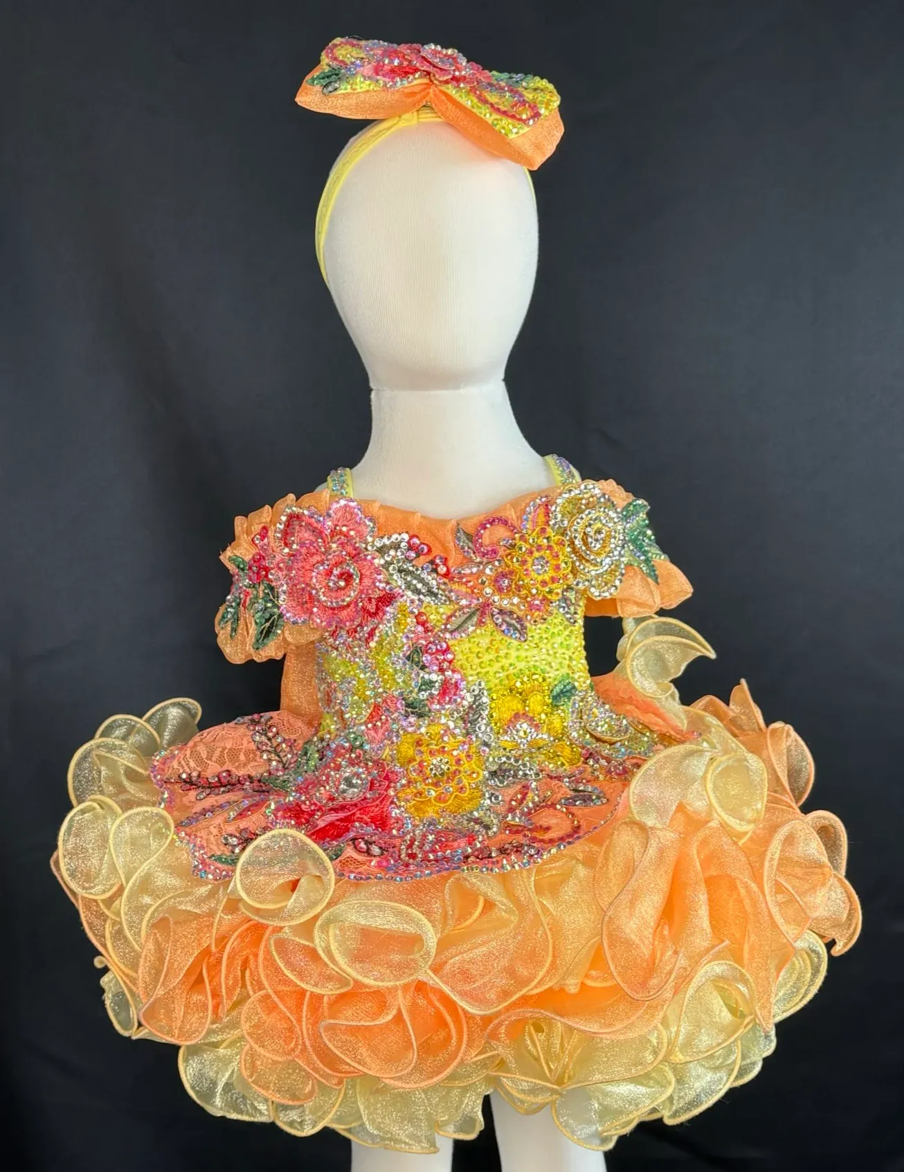 #189 12-18  Peach/Yellow Gemics Rental