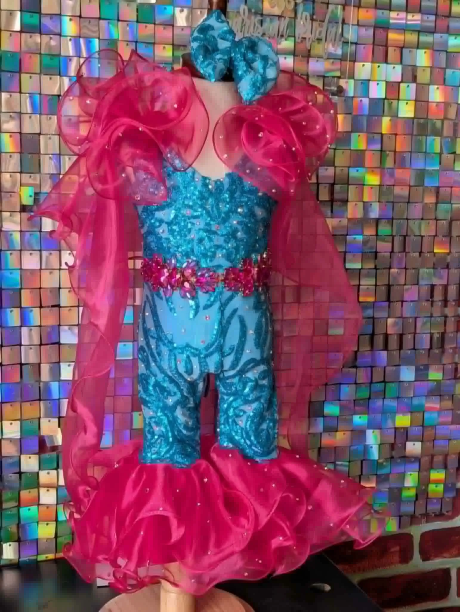 #423 9m-12m Fun Fashion Rental