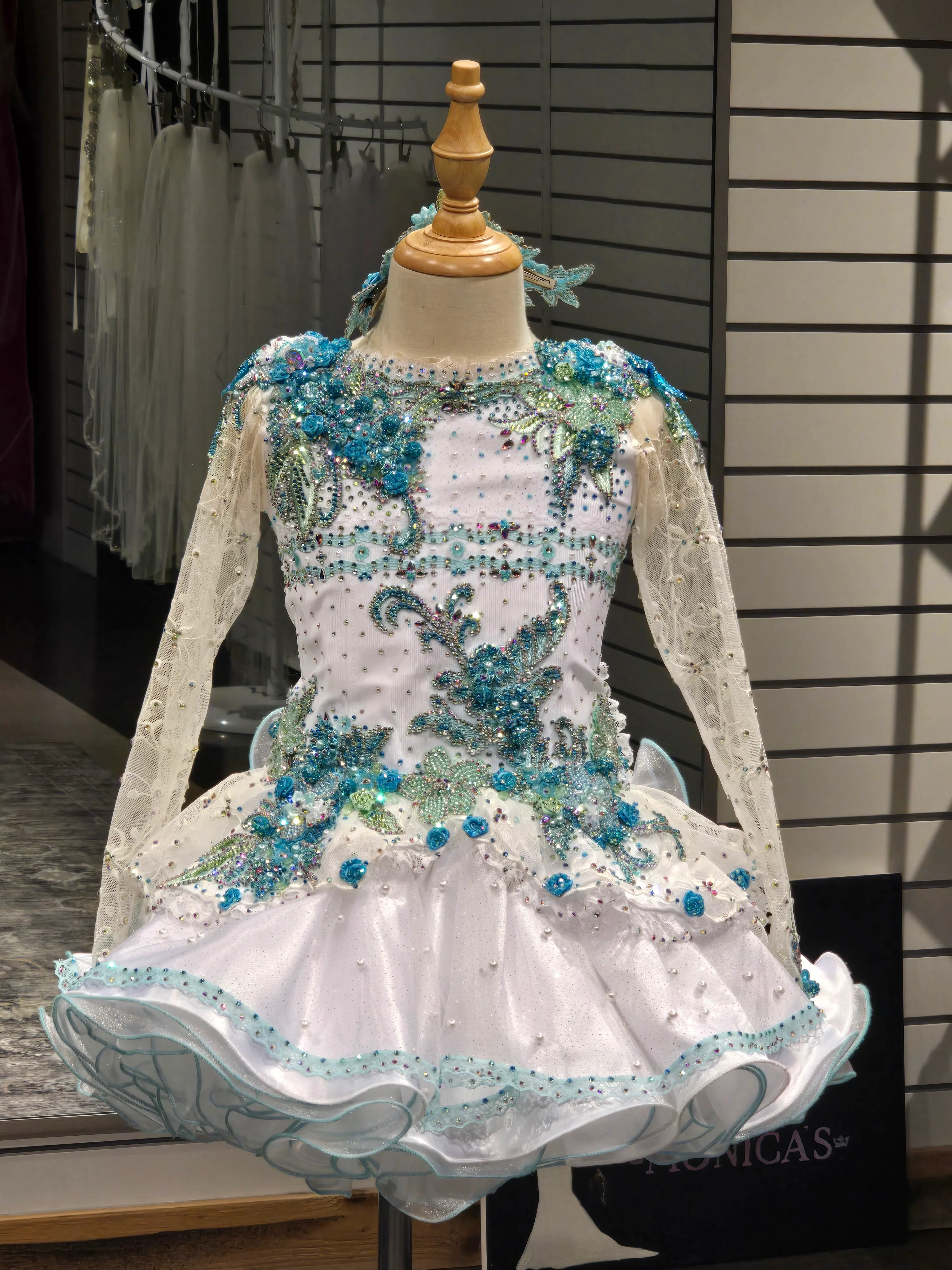 #435 4-6 White/Green/Blue Dress Rental