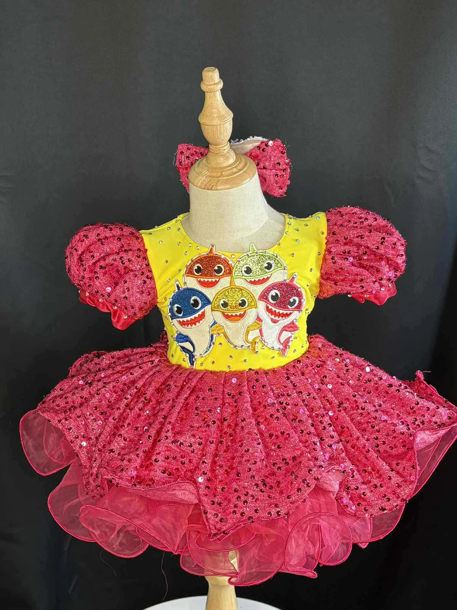 #272 12-2 Baby Shark Puffy Sleeve OOC Rental