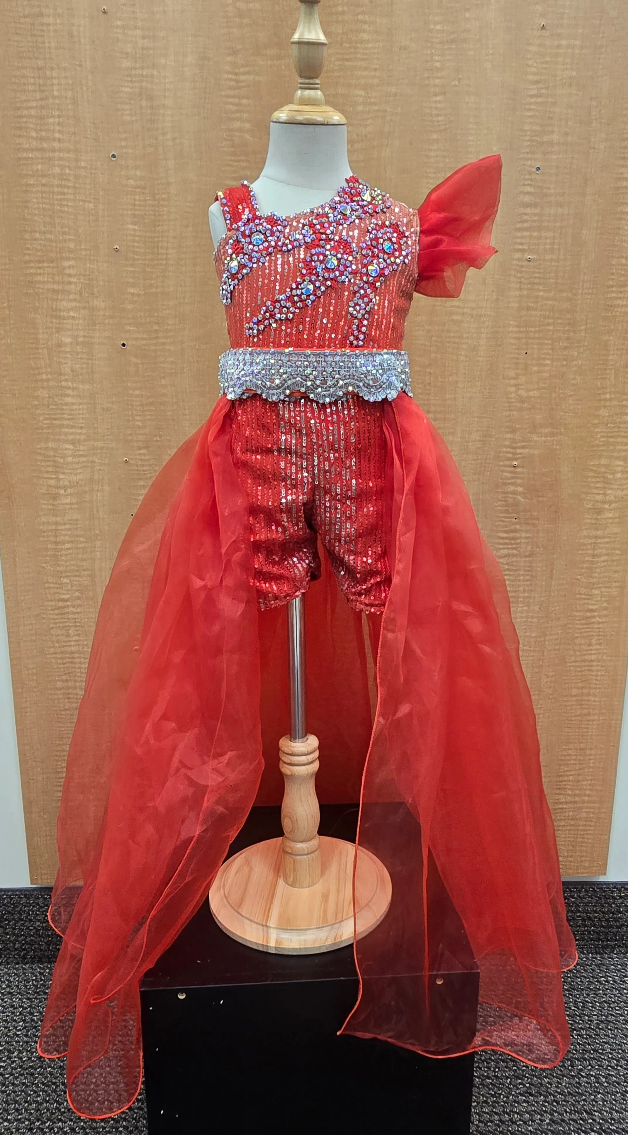 #467 18m/3t Red Ombre Fun Fashion (No Bow) Rental