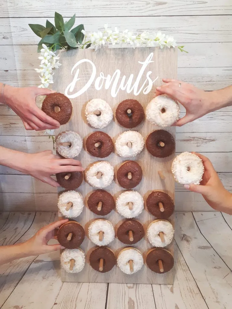 Deko Donut Wall