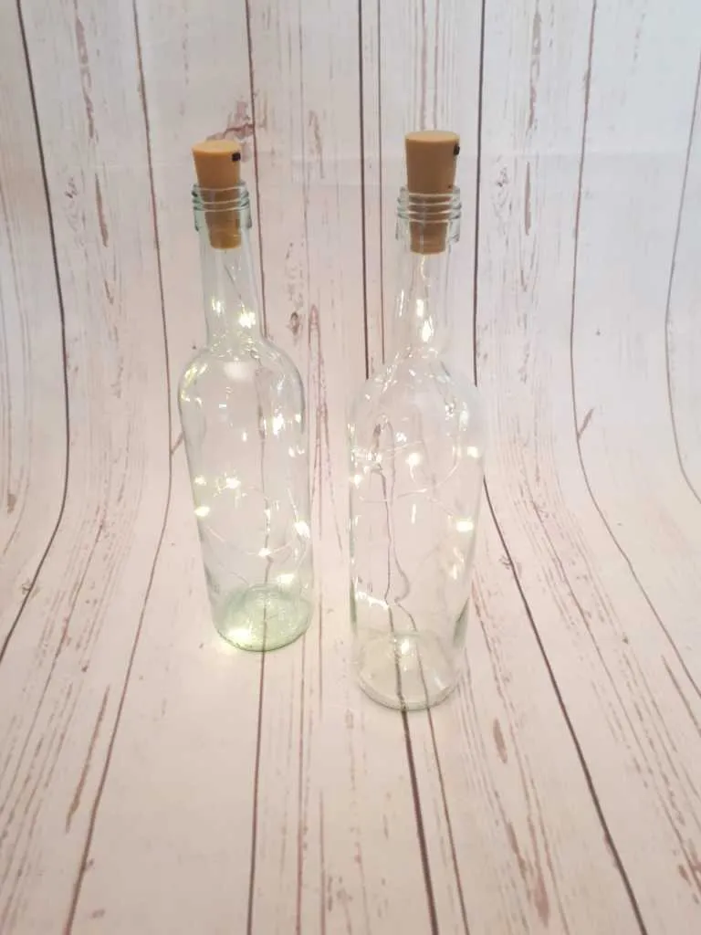 Deko-Artikel Weinflasche mit Lichterkette