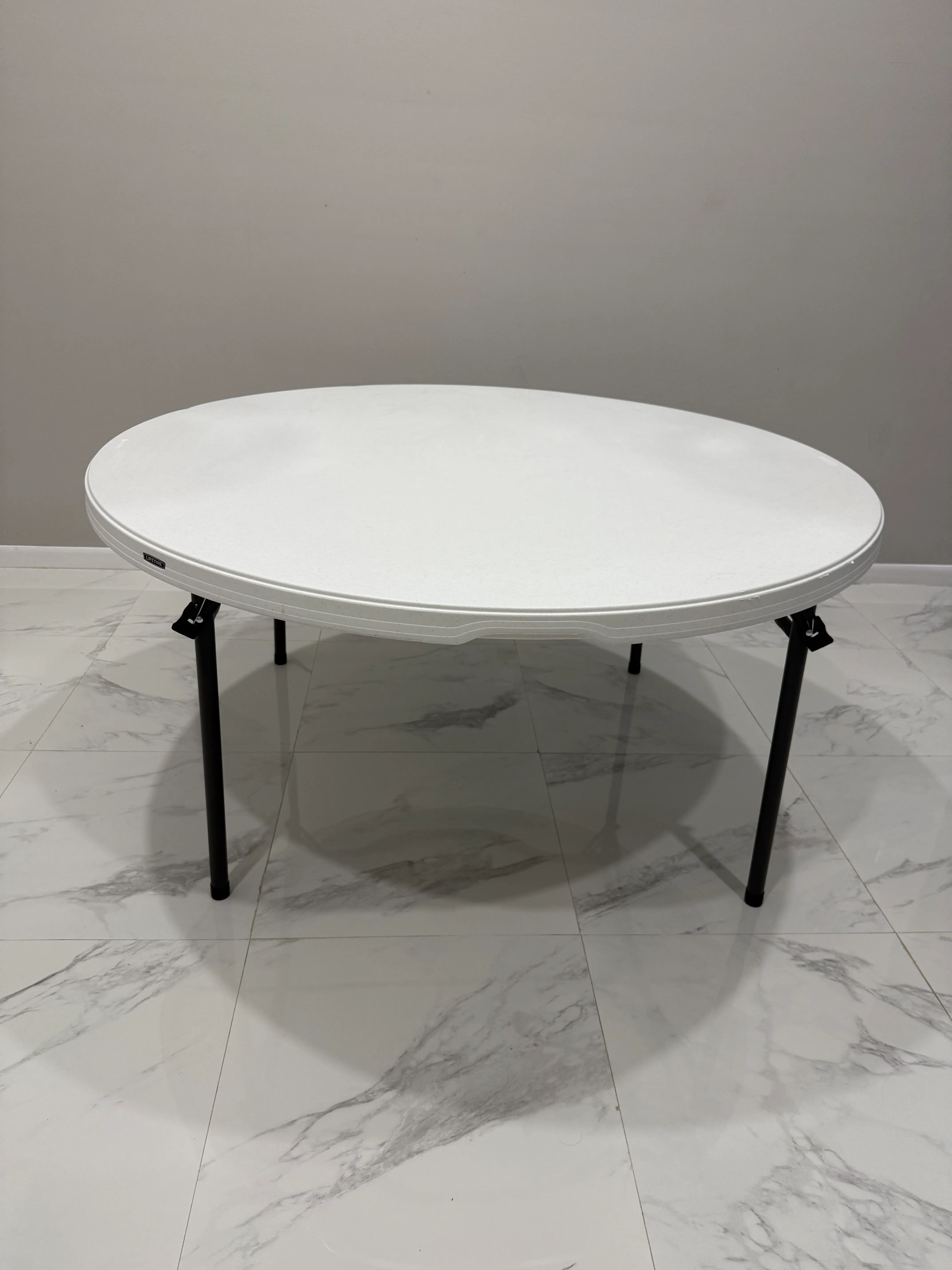 60” White Round Table 