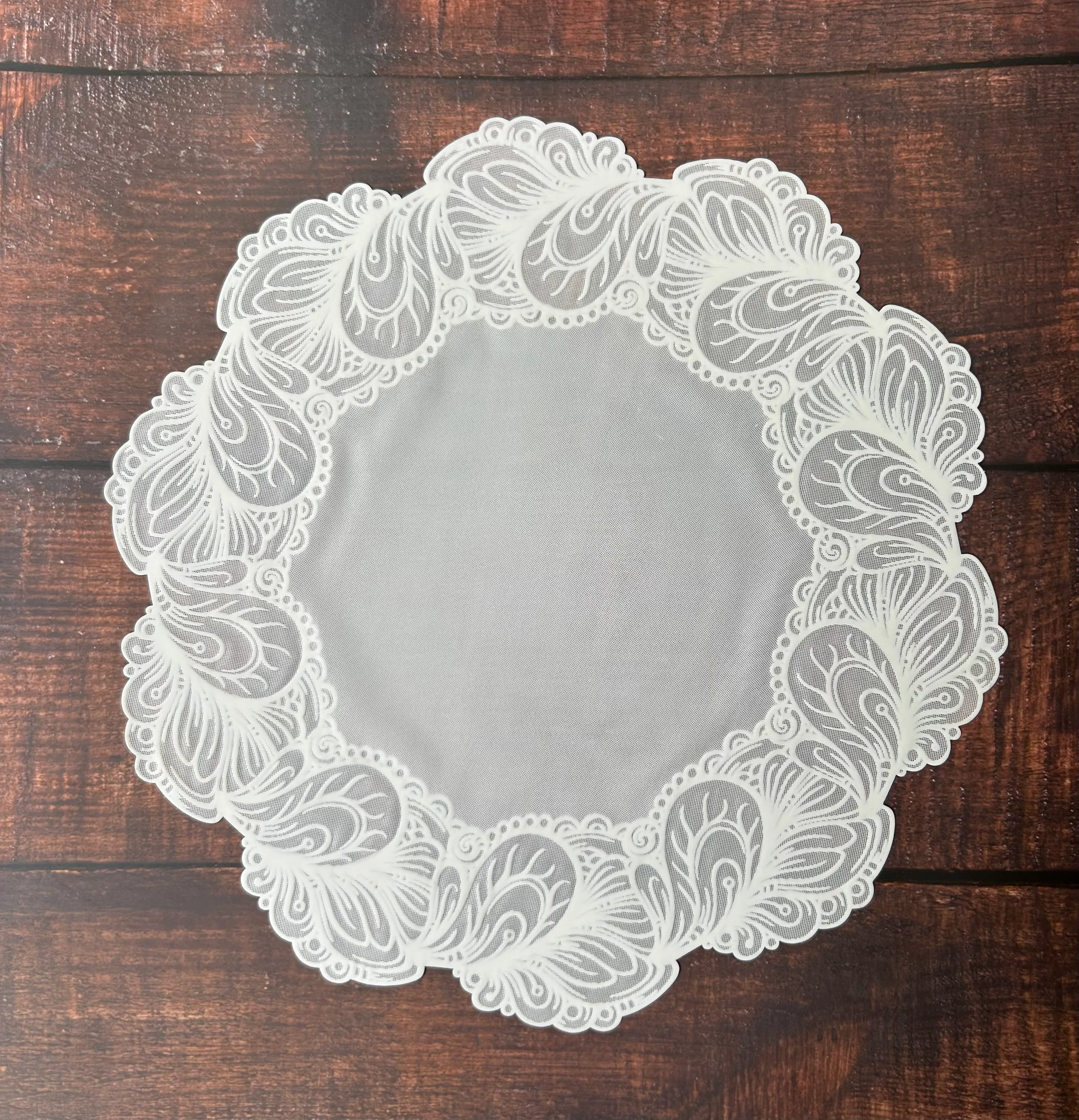 Ivory Elegant Lace-Like Vinyl Placemat