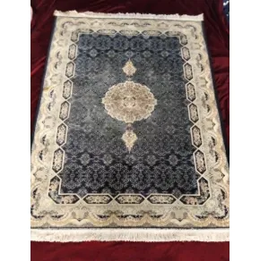 Black & Gold Rug 6' x 4'