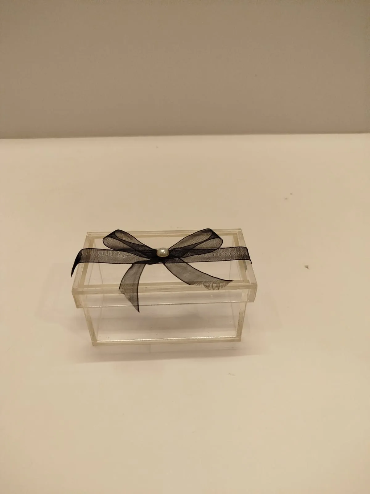 Acrylic mini box size 4x2 hight 2