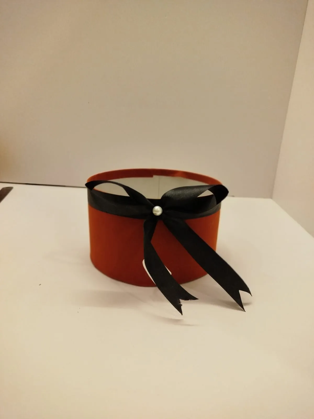 Brown round box Size 8x8 inches Height 5 inches