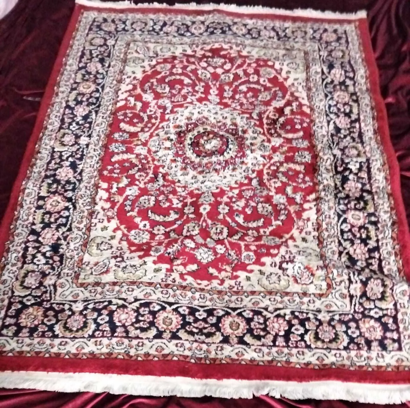 Red & White Rug 6' x 4'
