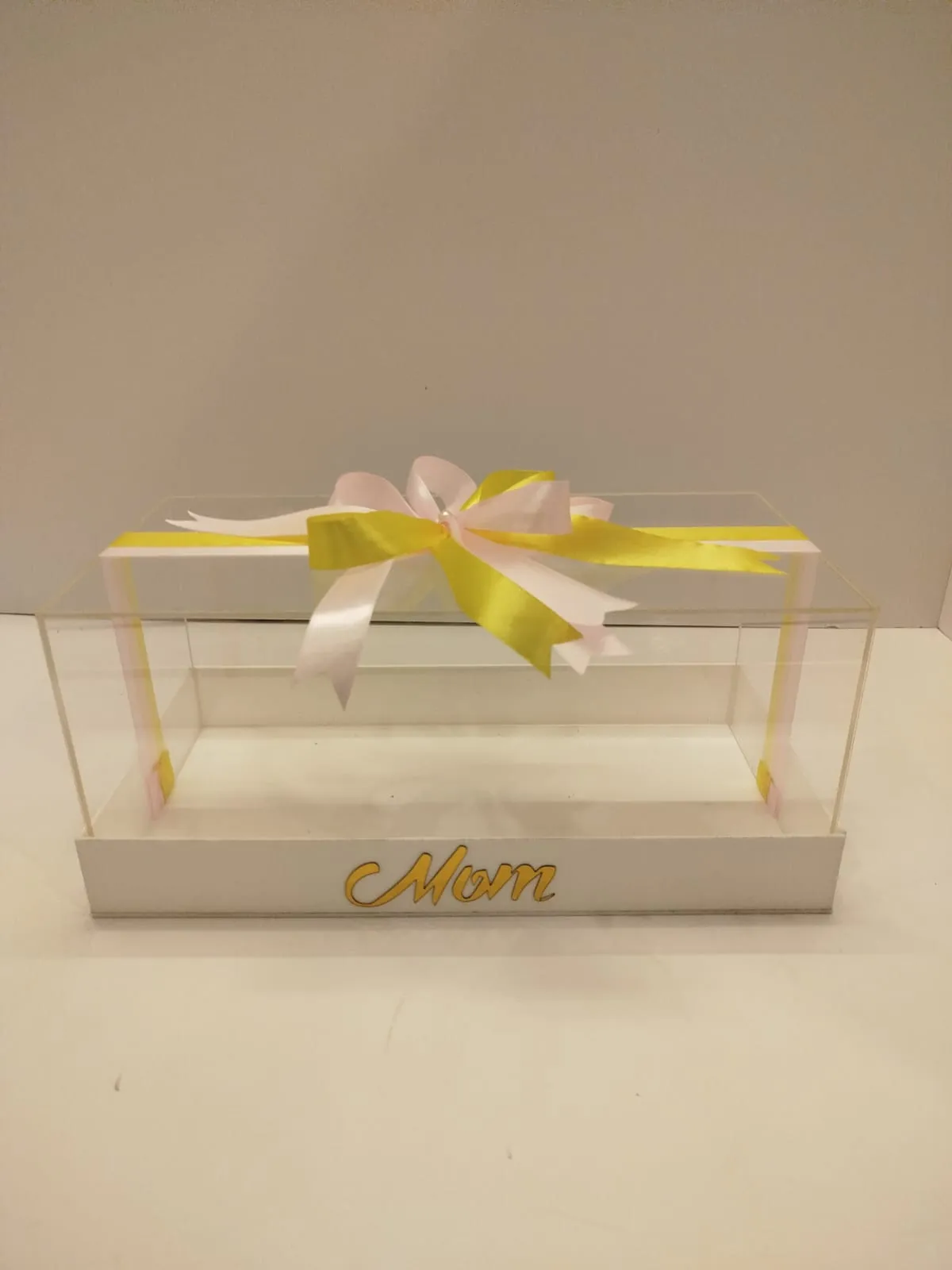 Mom acrylic box with acrylic tray 16' x 8' x 7'