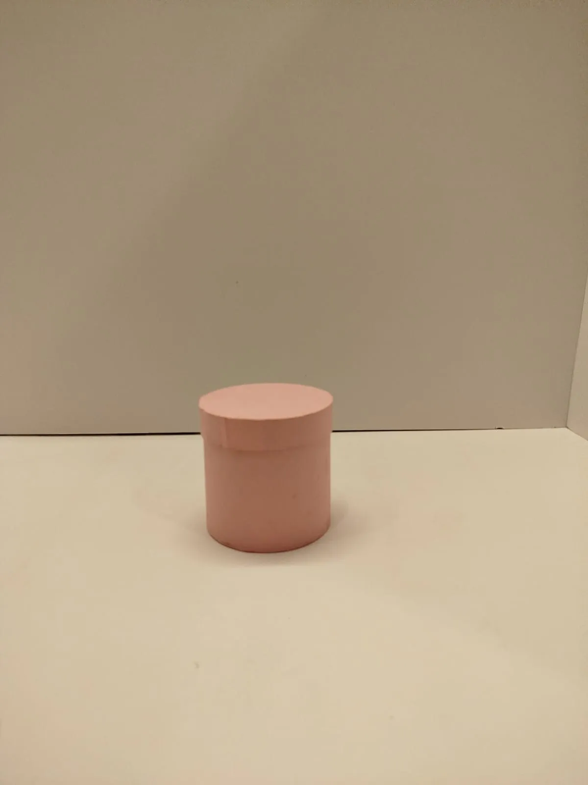 Baby pink round box Size 5" x 5" x 5"