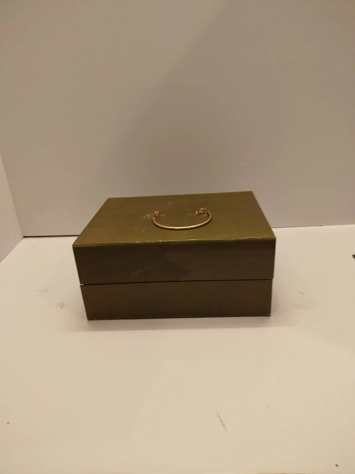 Green cardboard box Size 13x10 inches Height 6 inches