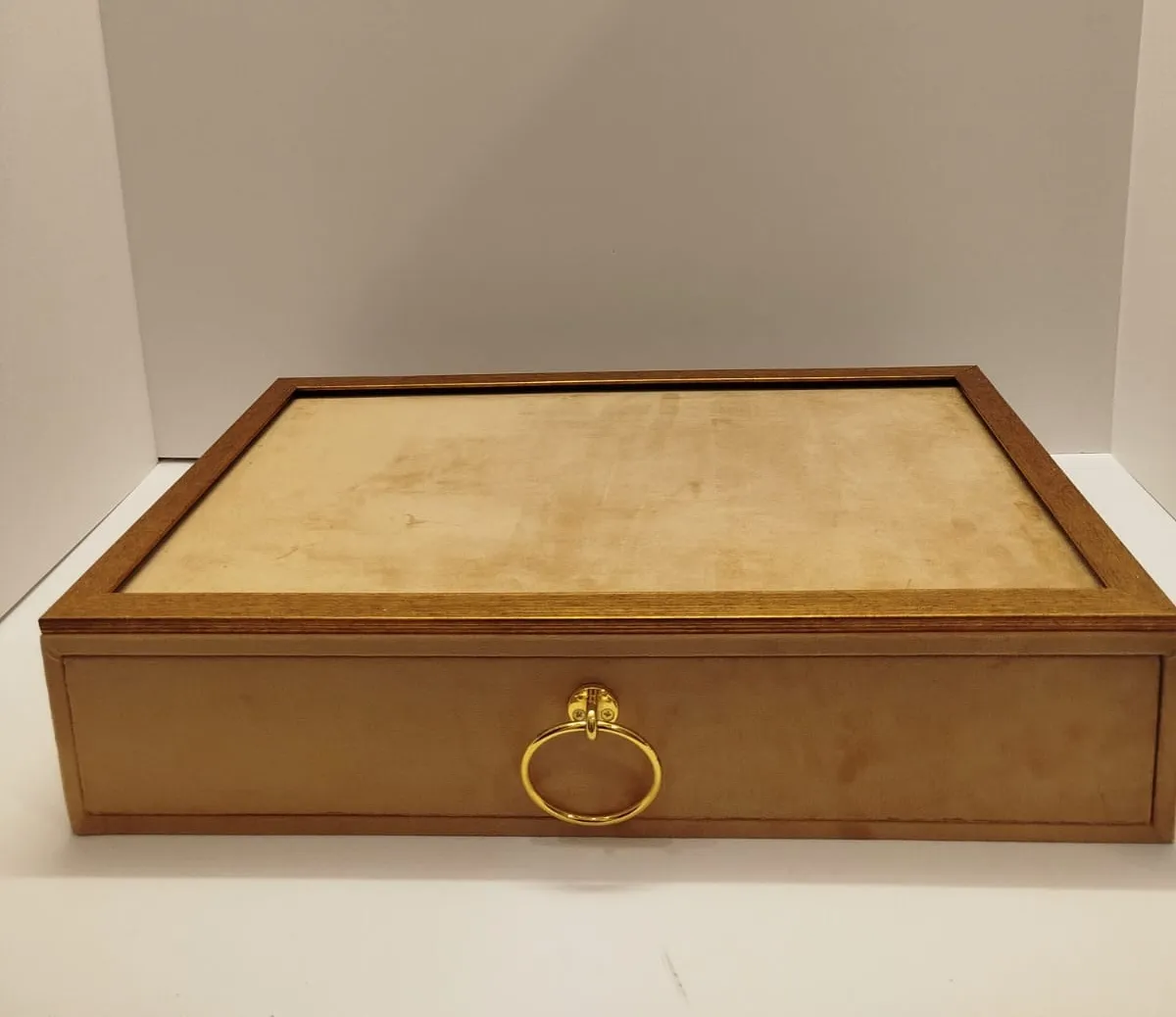 Wooden golden fabric tray 16' x 25'