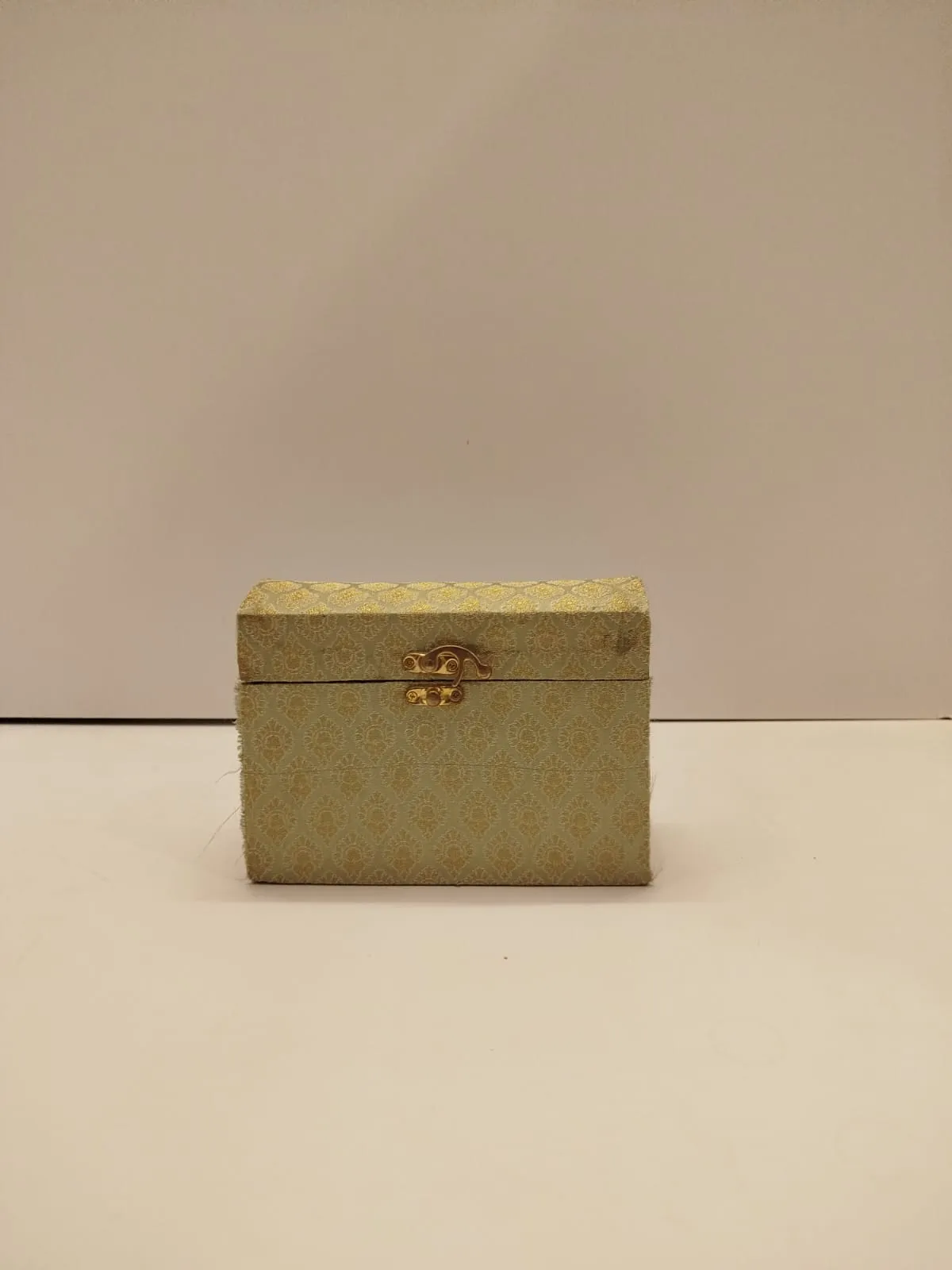 Green jamawar bangle box 5' x 3' x 3'