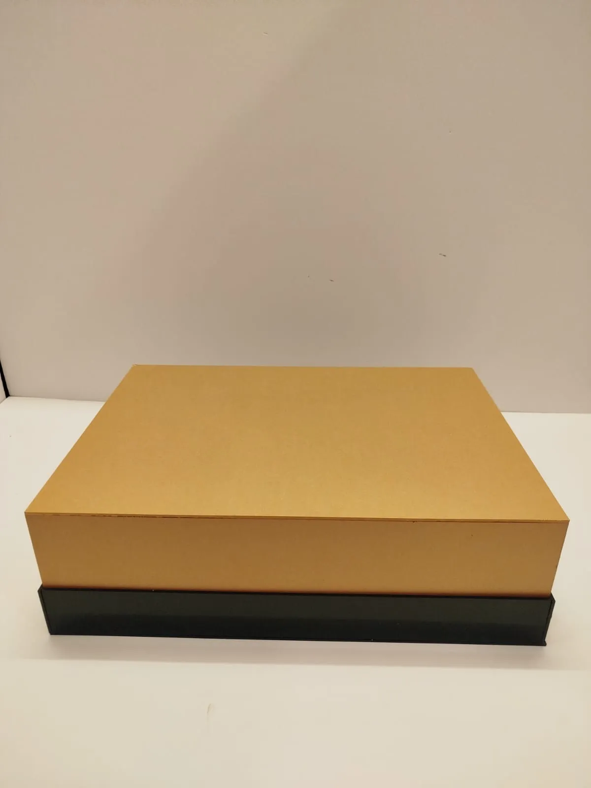 Acrylic box size 17x12 hight 5
