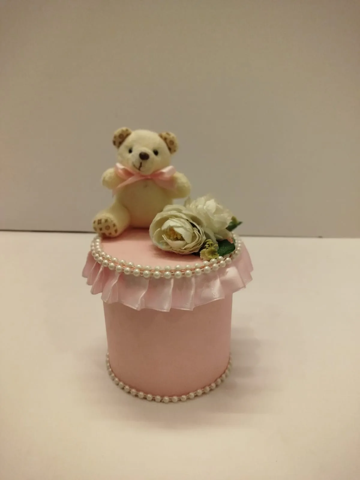 Baby pink round box Size 5x5 inches Height 5 inches