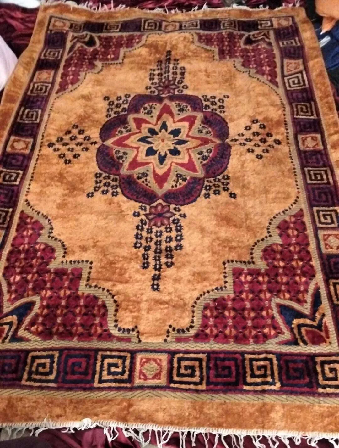 BROWN & ORANGE RUG 8.5' x 5'