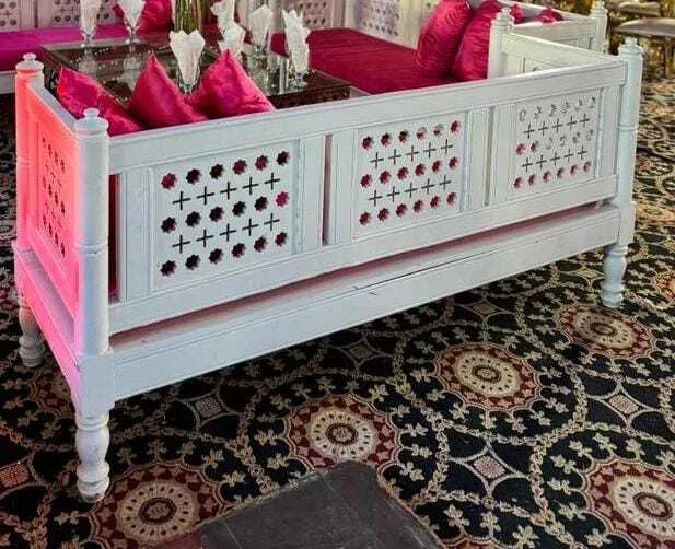 CNC Lounge