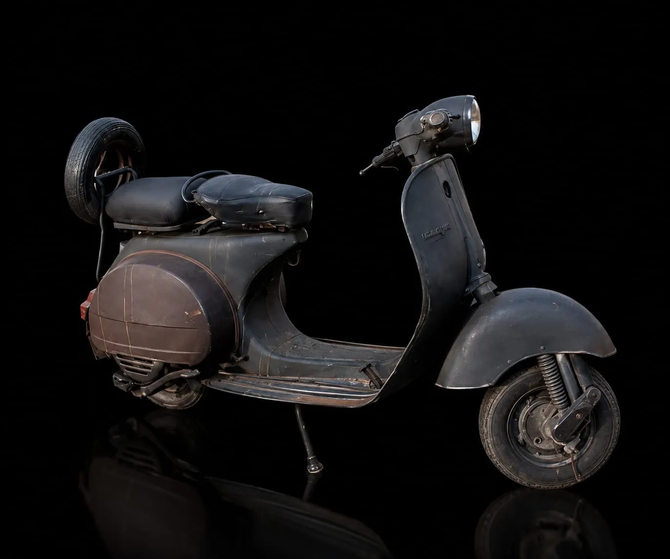 Vintage Vespa Scooter Prop (1)
