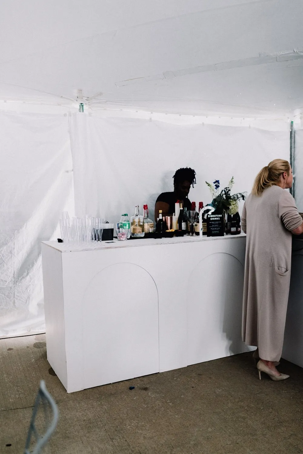 Double Arch Bar Facade Display