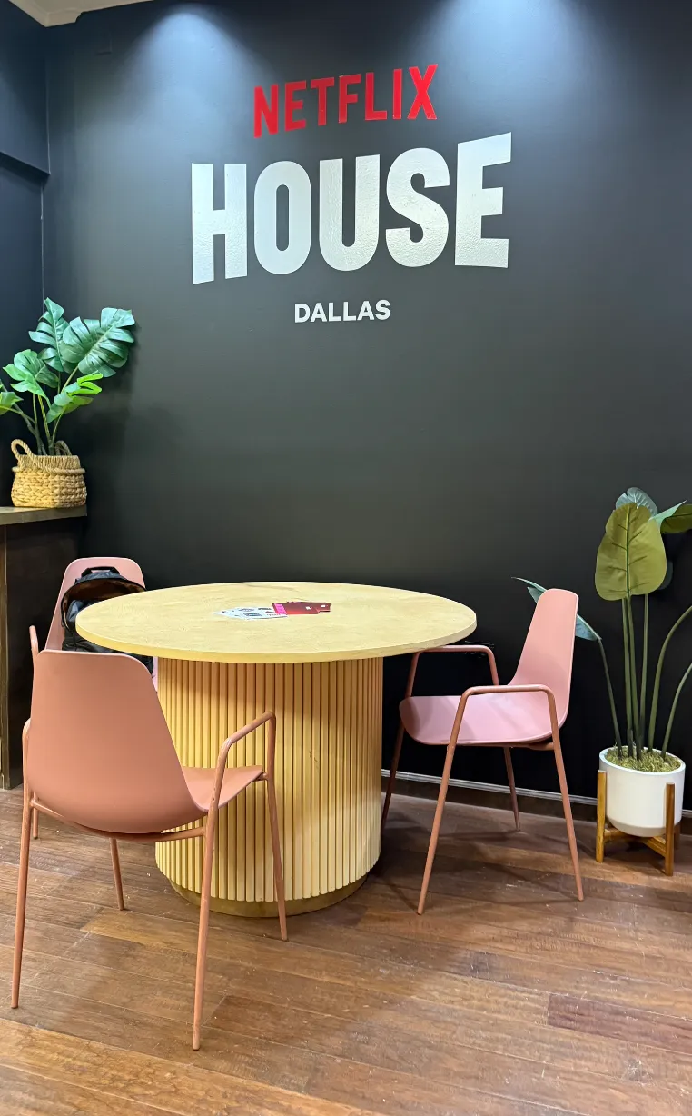 4ft Ripple Round Dining Table 