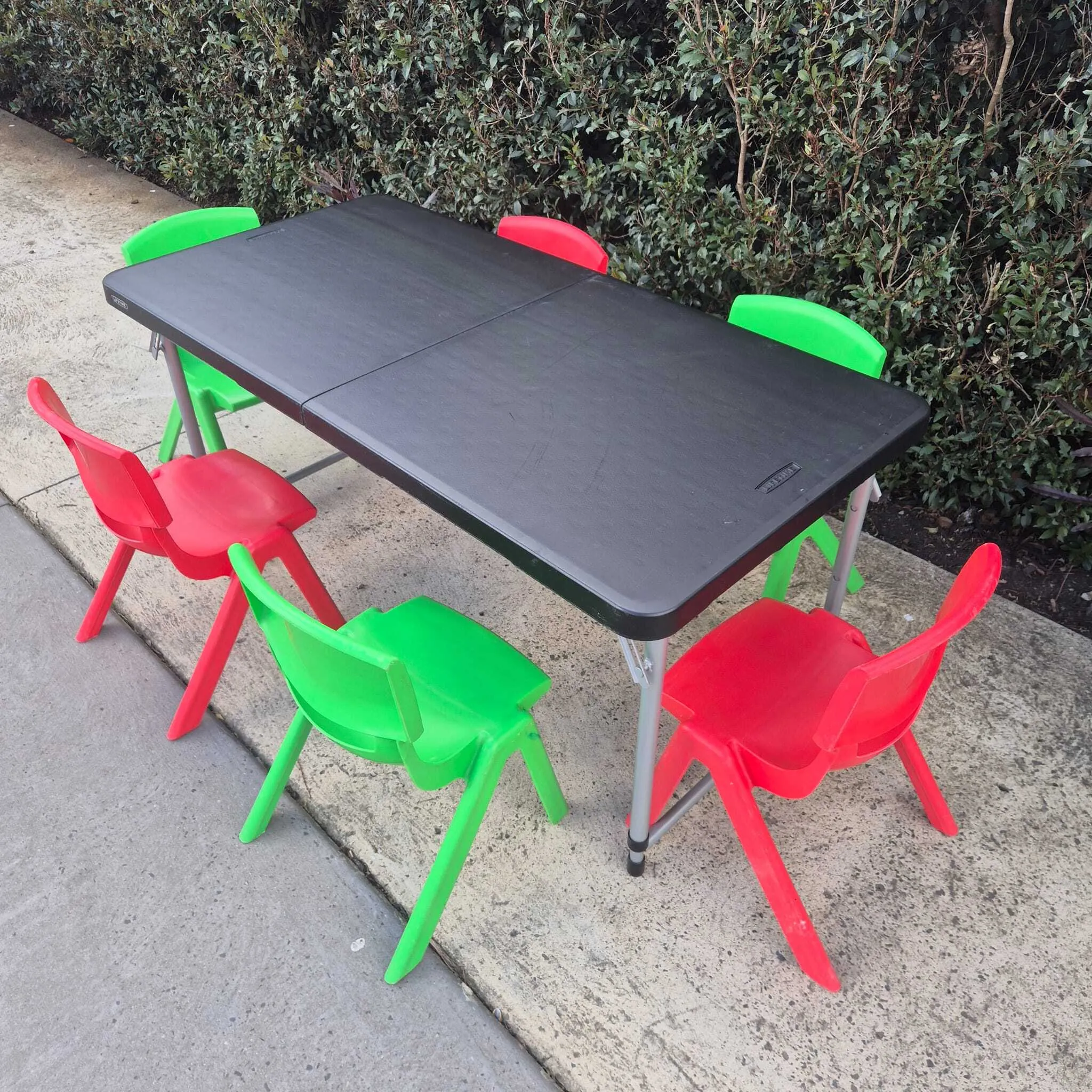 Green + Red - Seats 6