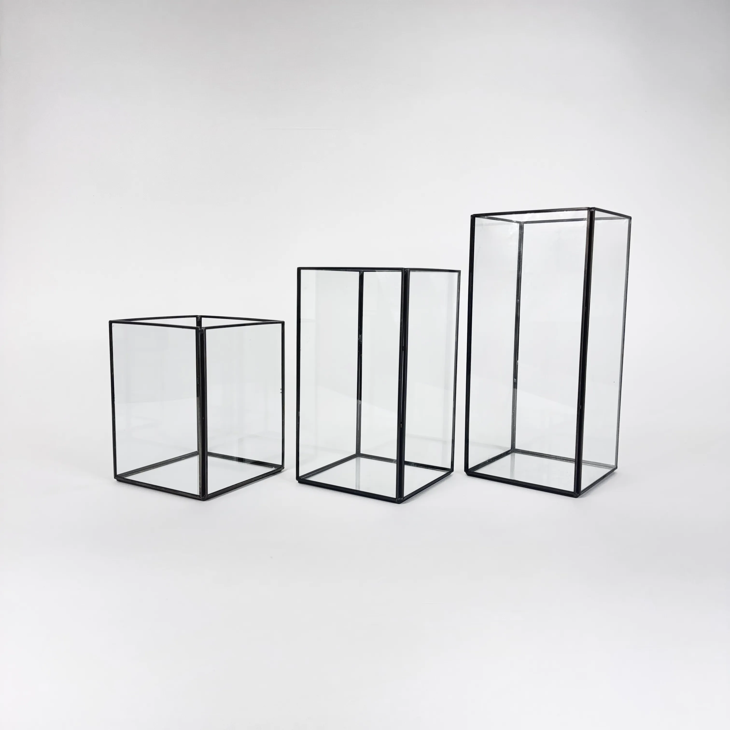MEDIUM SQUARE GLASS LANTERN