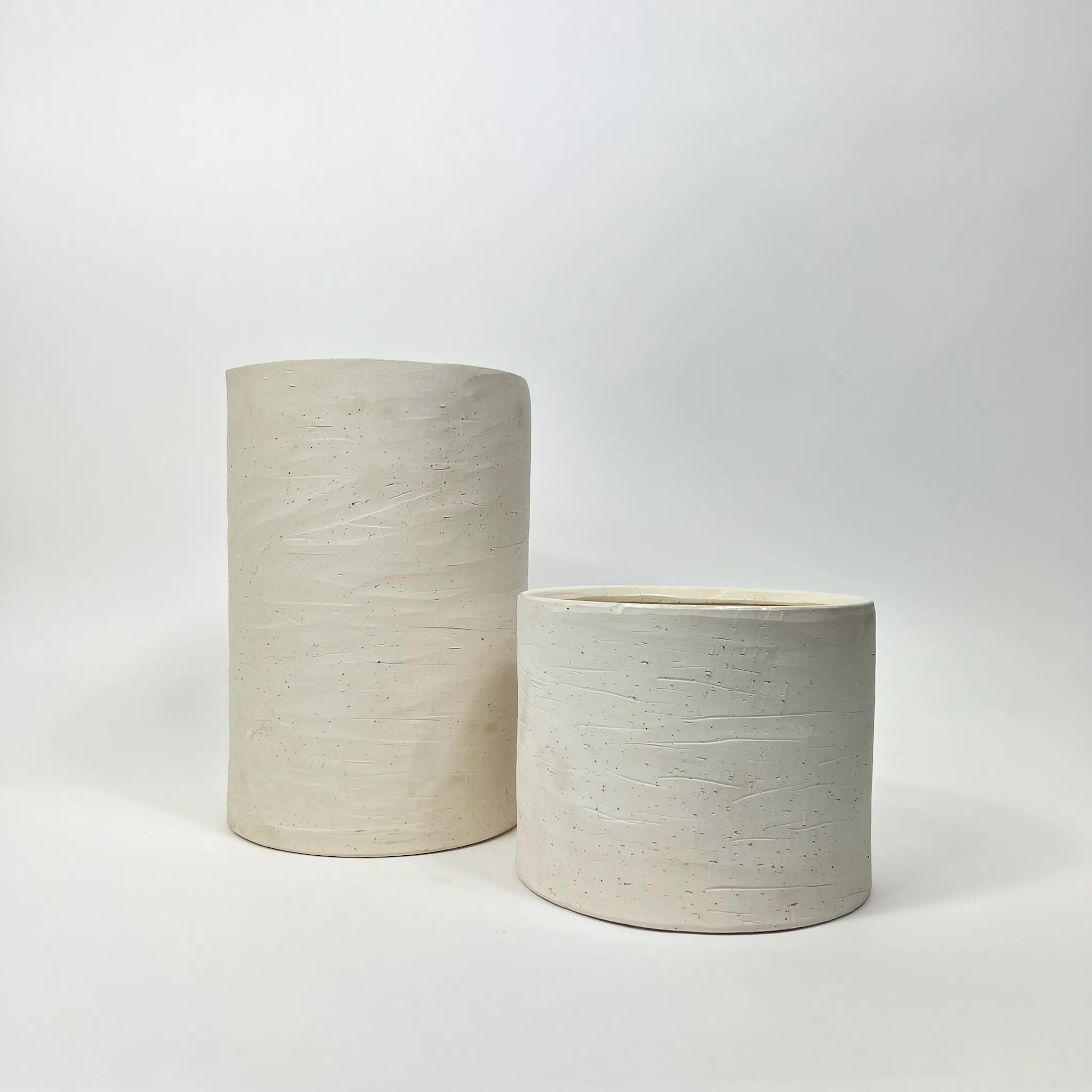 MATTE WHITE COLUMN VASE